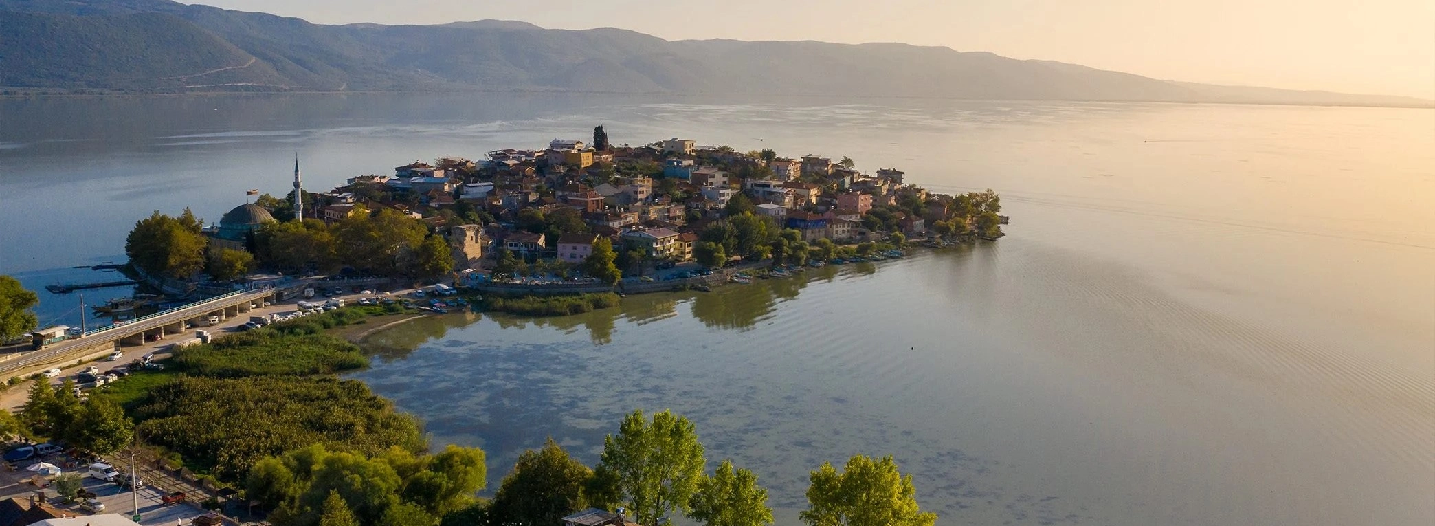 Private Golyazi Lake Uluabat and ancient Apollonia tour from Bursa
