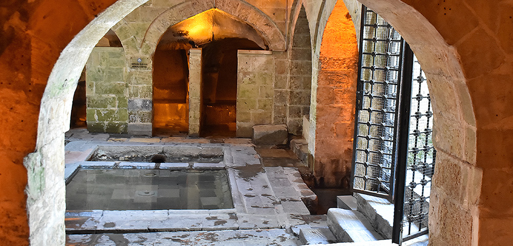 The Underground Water Structures in Gaziantep; Livas and Kastels