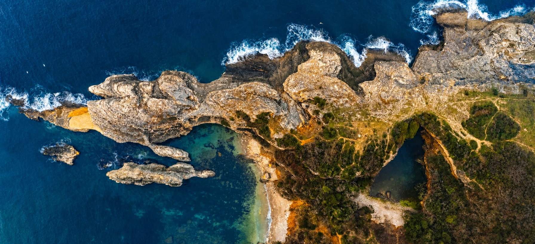 Sardala Bay and Cennet Havuzu natural pool in Kandira Kocaeli