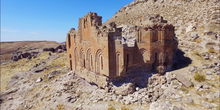 Ruinas de la Iglesia Campana (Çanlı)