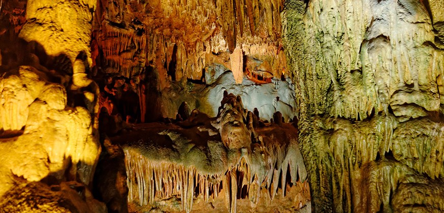 La Cueva Damlatash
