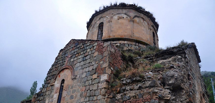 Monasterio e Iglesia de Dolishane