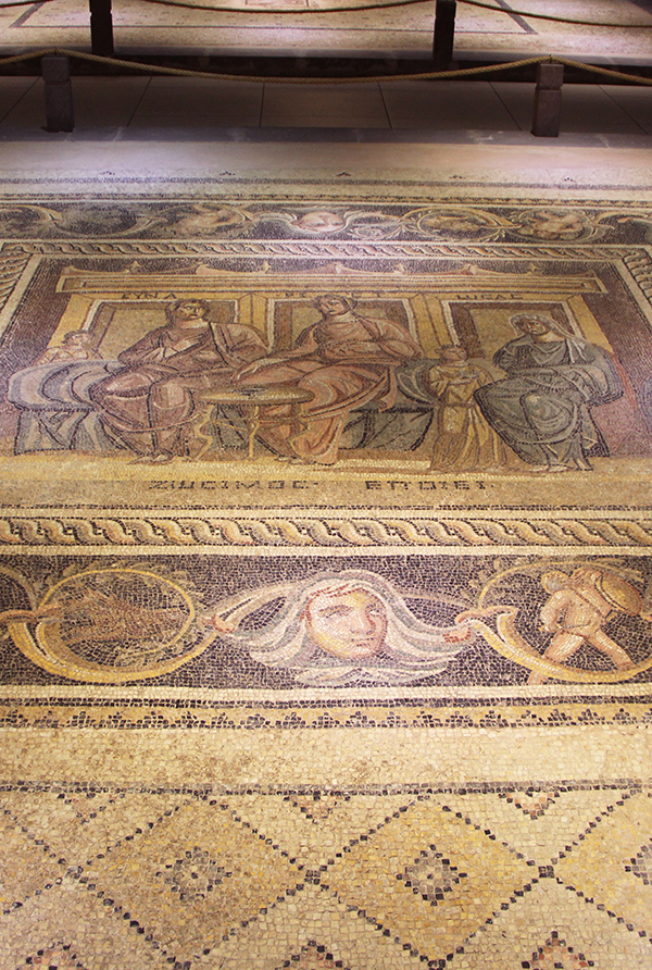 Zeugma Women Mosaic