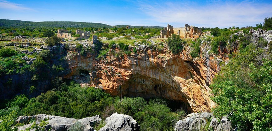 Antike Stadt Kanlıdivane (Kanytella)