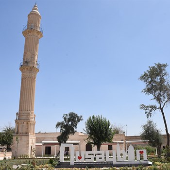 Zeynel-Abidin-Moschee und Mor-Yakup-Kirche