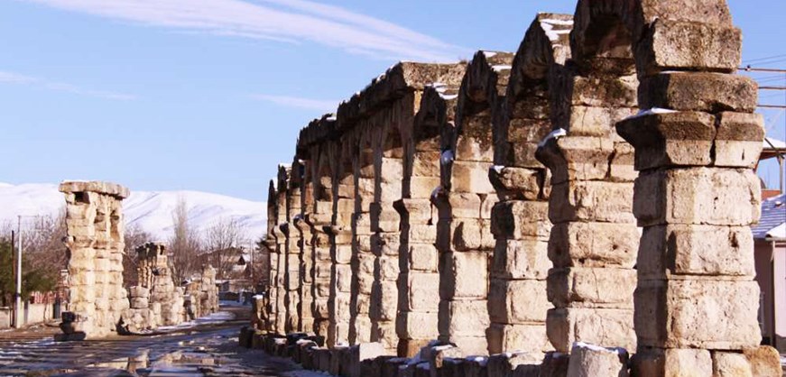 Città antica di Tyana e piscina romana
