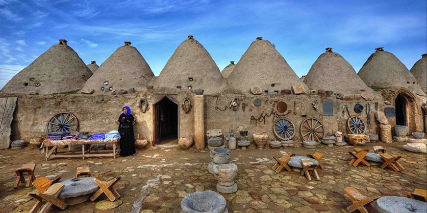 Casas Harran & Bee-Hive
