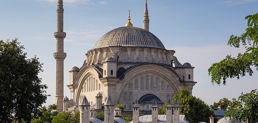 Nuruosmaniye Mosque Complex
